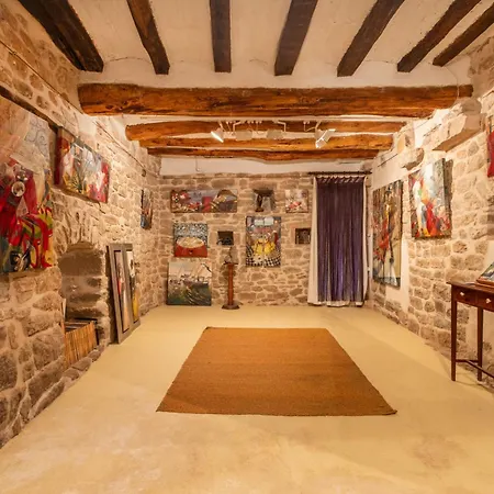 Les Orenetes Holiday home *